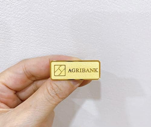 Huy hiệu cài áo Agribank mạ vàng